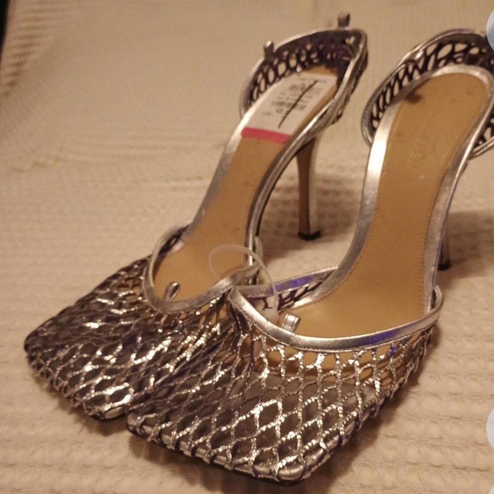 Bottega Veneta Silver and Purple Metallic Lace-Up Mesh Pumps - Picture 4 of 4